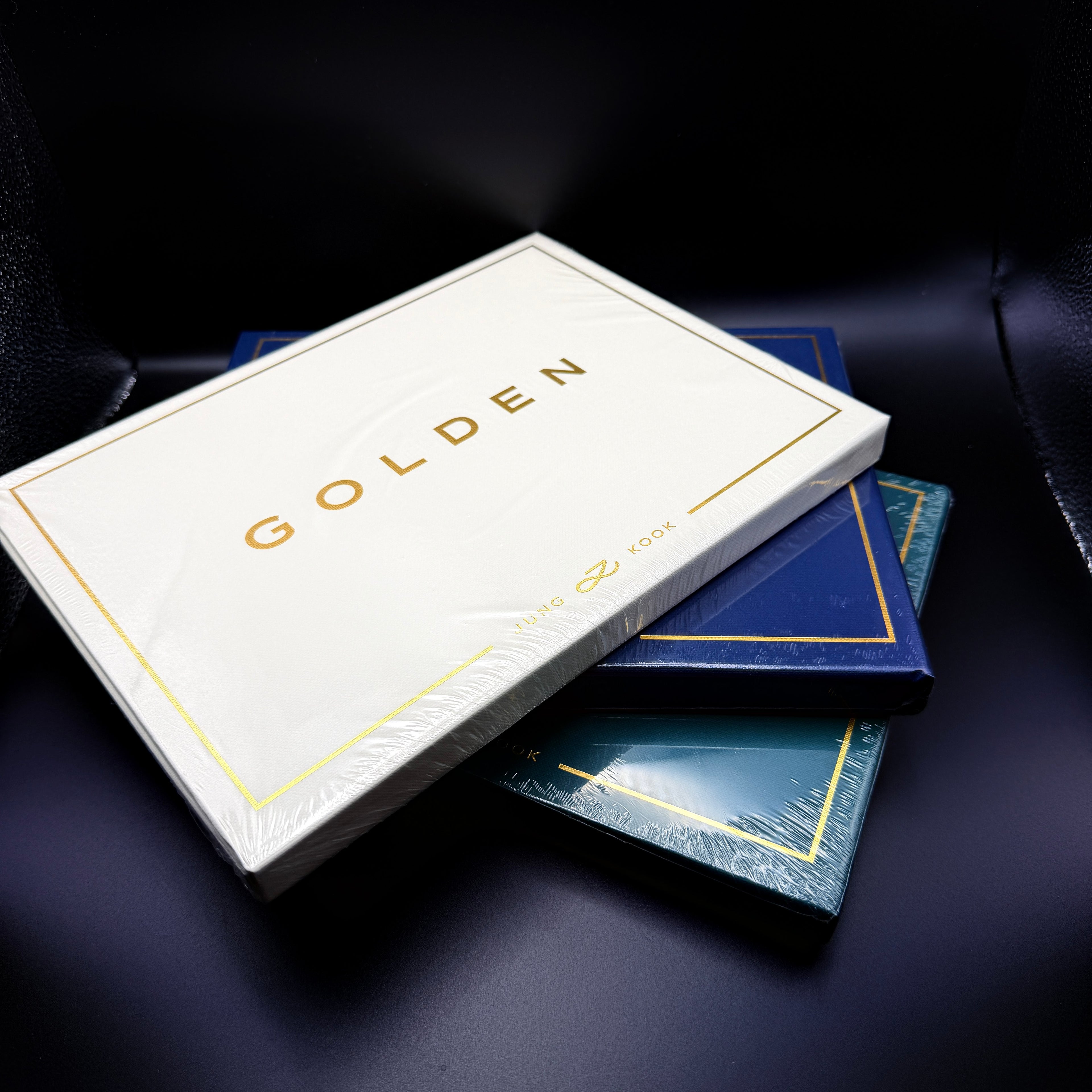 Jung Kook GOLDEN Solo Album CD cover